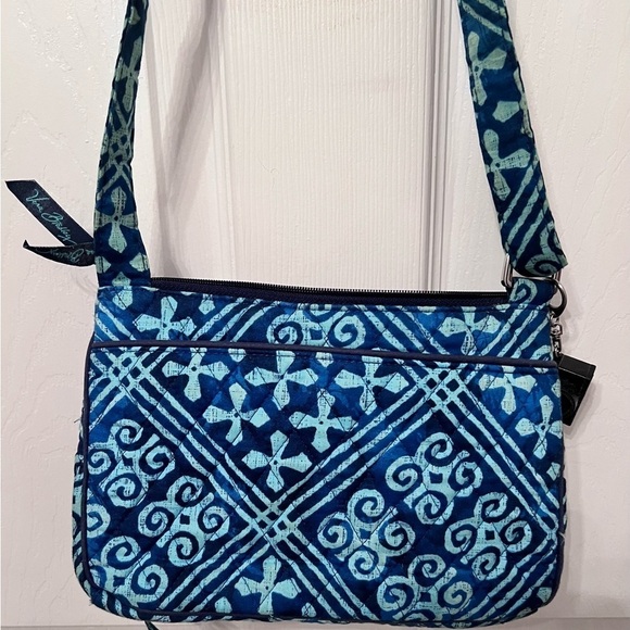 Vera Bradley Crossbody Bag Women's
Medium Blue Moroccan Cuban Tile Pattern - Picture 5 of 9